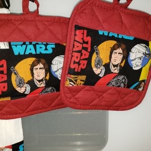 STAR WARS 4 Piece Kitchen towel & Pot holder set